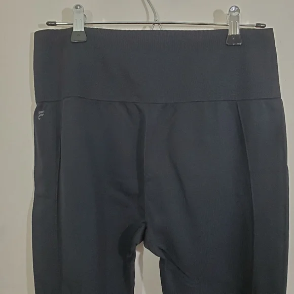 NWT Fabletics Sync High Waisted Perforated Athletic Leggings 7/8 Black Size XL - Picture 2 of 10